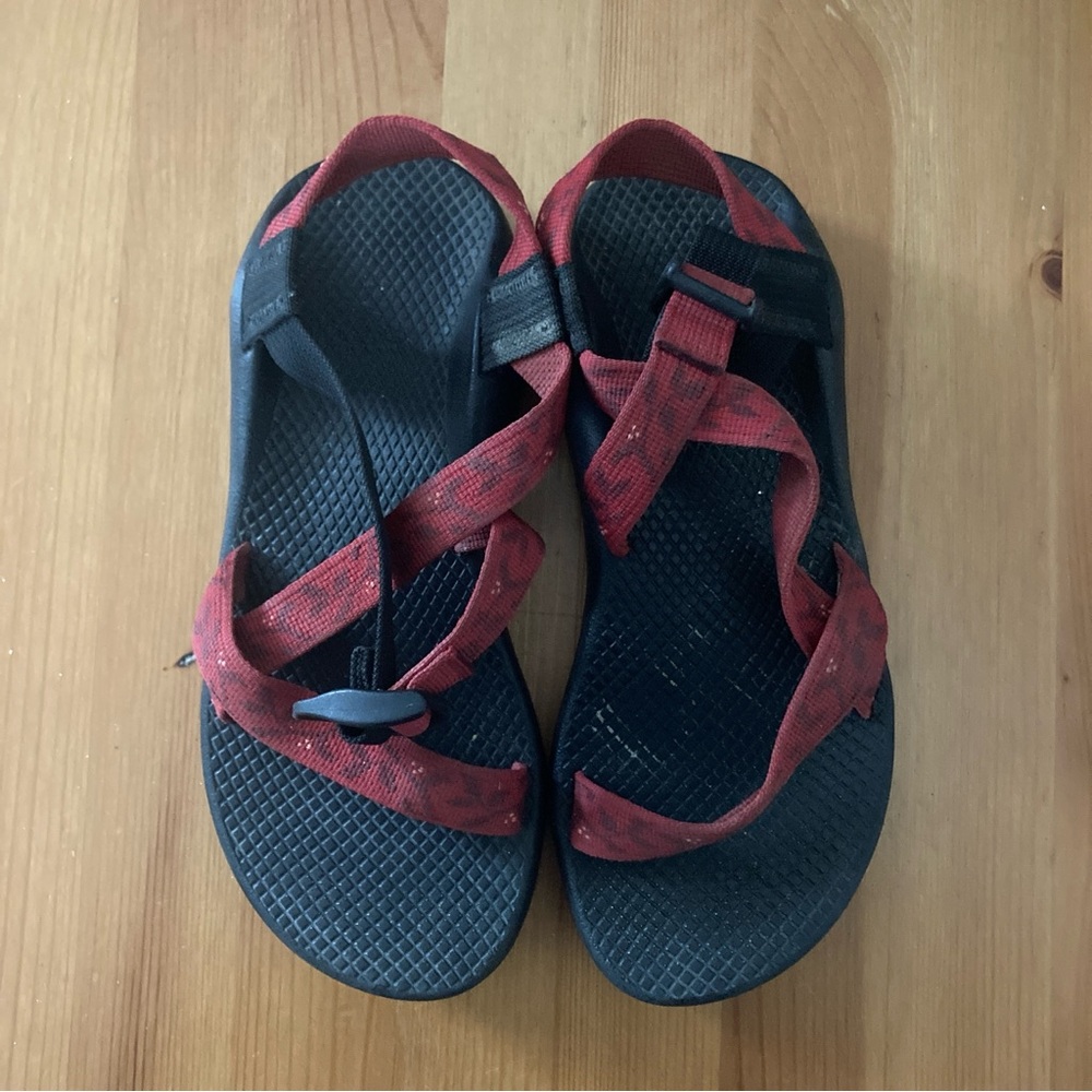 Chaco Women's Adjustable Strap Classic Sandals - Red & Black - Waterproof - Sz 7